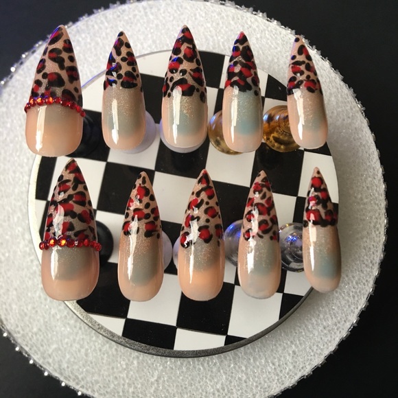 🐆 Red leopard print Press on Nails-Med(1,5,4,6,8) - Picture 7 of 10
